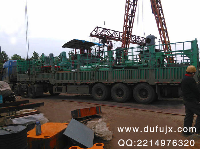 830噸液壓磚機發(fā)貨現(xiàn)場